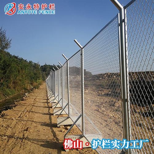 工厂批发镀锌铁丝网围栏 斜方孔边框网在马路分隔与工厂护栏中的广泛应用